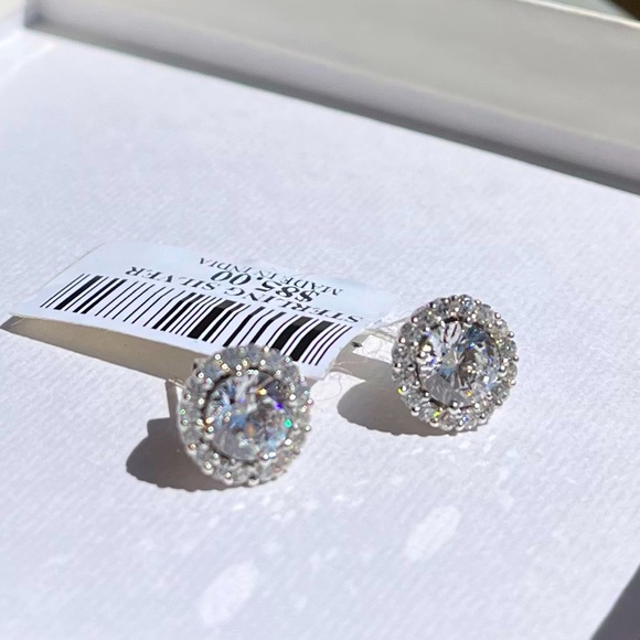 Jewelry - 💎CZ Stud earrings💎